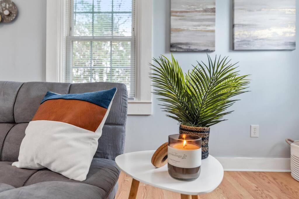 Boho Bungalow - Steps From Historic Downtown Apex Exterior photo